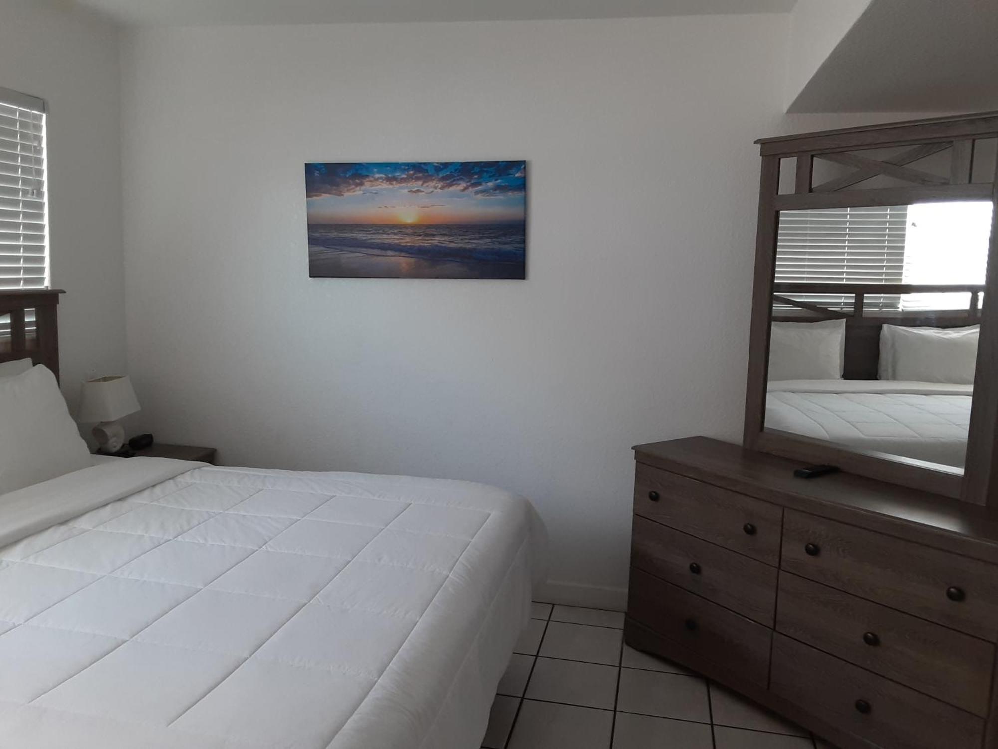 Sandalwood Beach Resort North Redington Beach Екстериор снимка